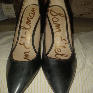 Ladies Stilettos size 9 wide Black Leather